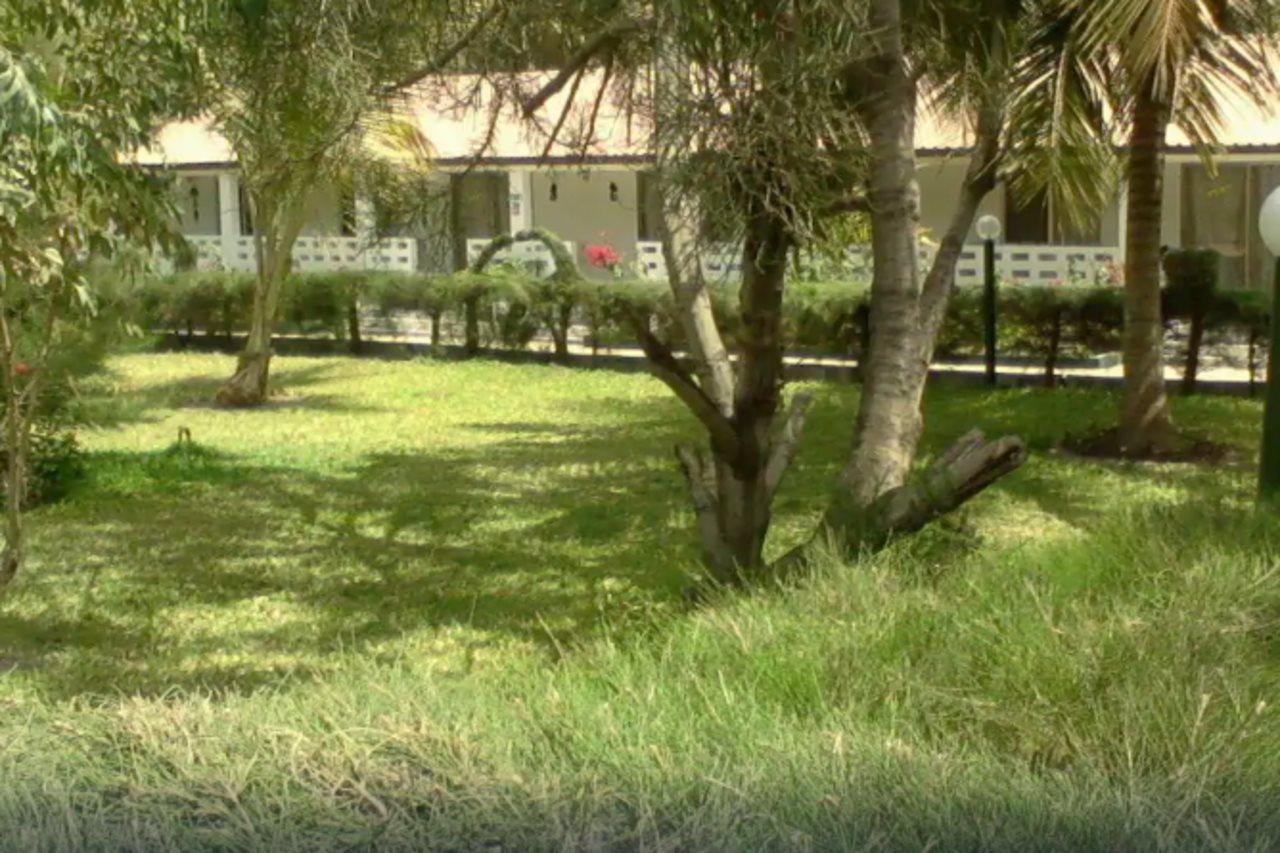 Holiday Beach Club Kololi Exterior photo
