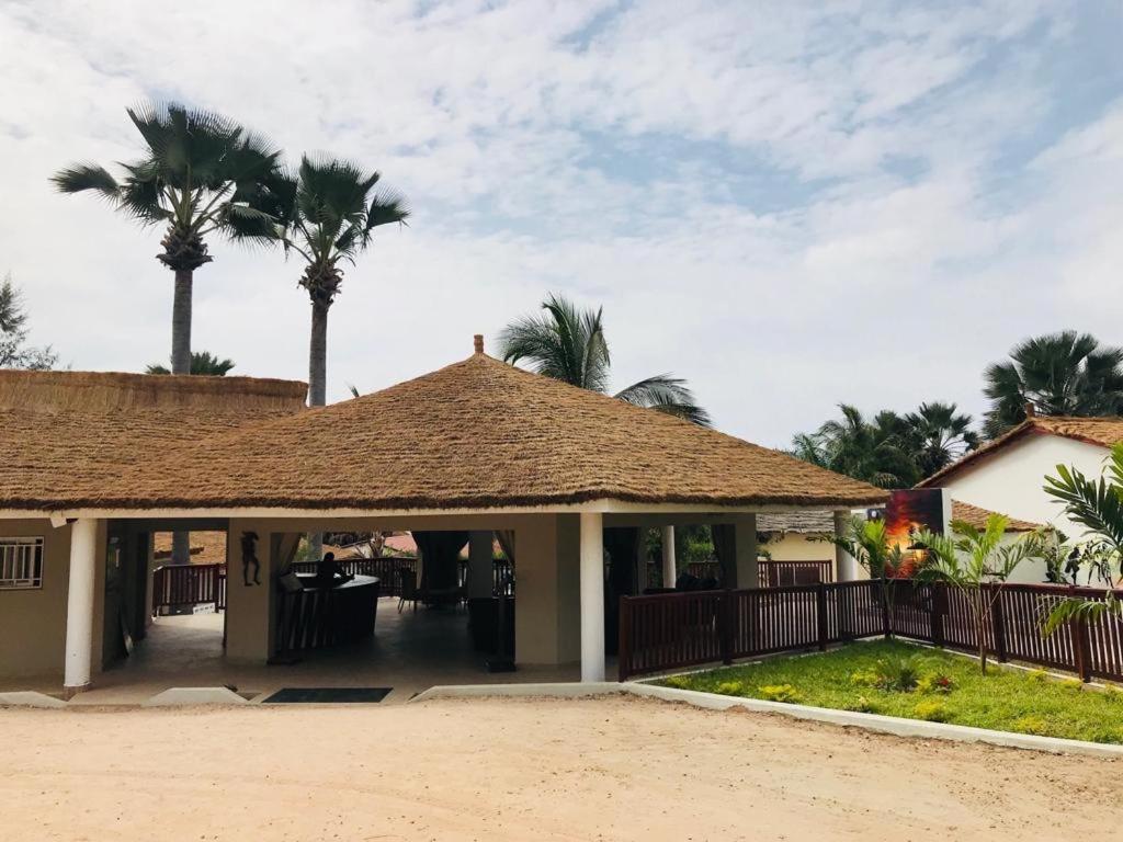 Holiday Beach Club Kololi Exterior photo