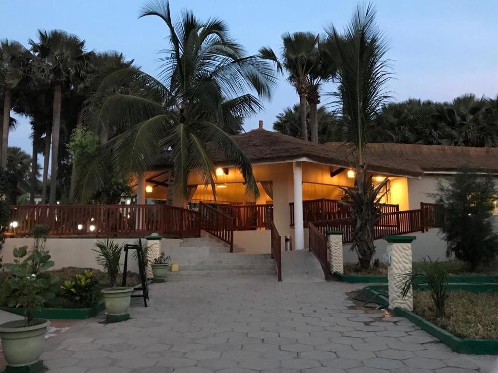 Holiday Beach Club Kololi Exterior photo