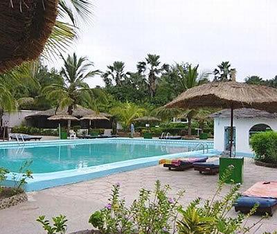 Holiday Beach Club Kololi Exterior photo