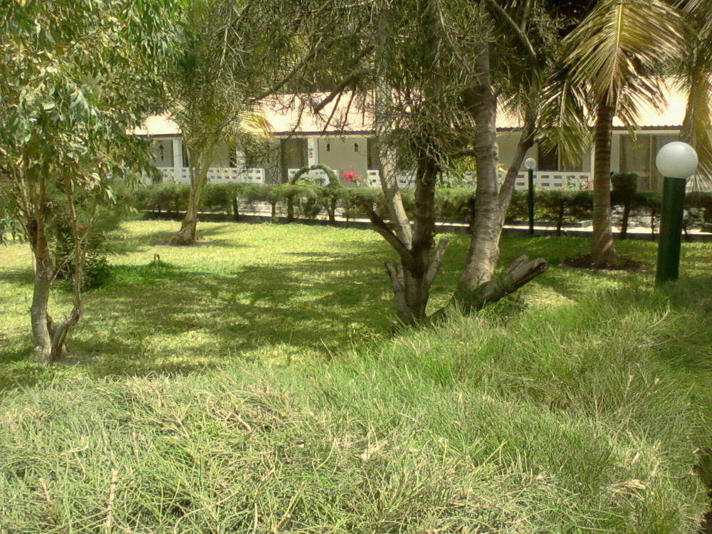 Holiday Beach Club Kololi Exterior photo